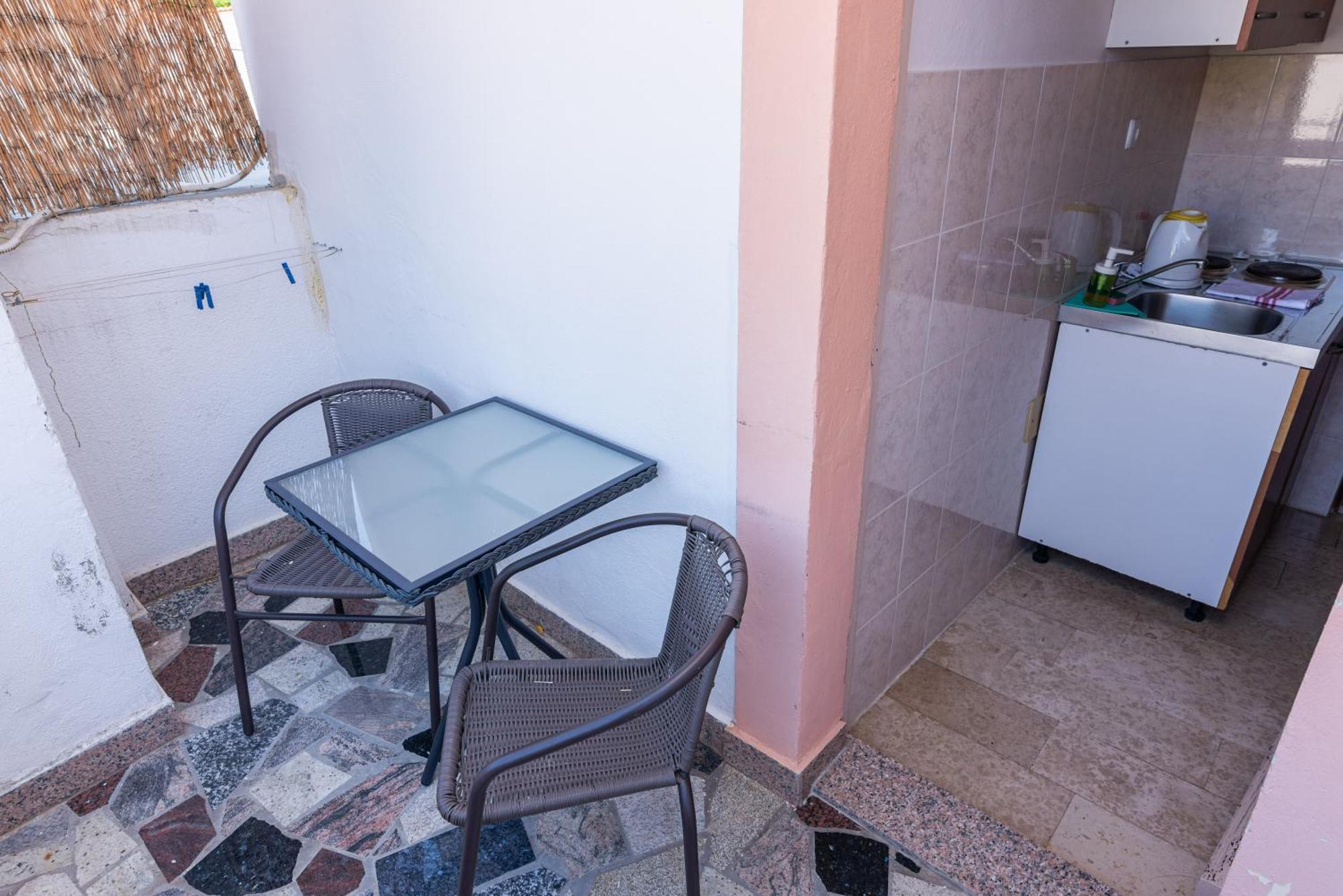 Rooms & Studio Apartments By The Way Baška Extérieur photo